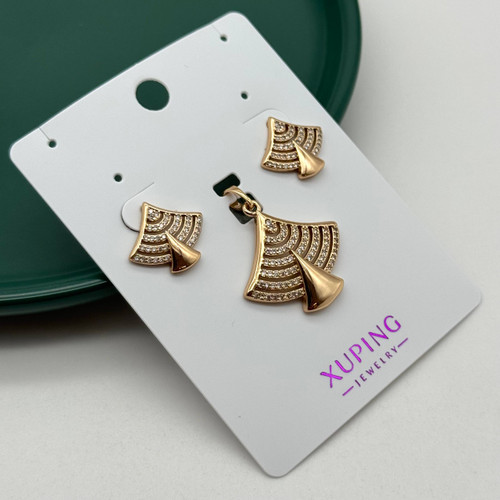 نیمست بدلیجات ژوپینگ زنانه، شامل گوشواره میخی و آویز پلاک