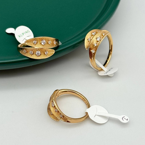 انگشتر ژوپینگ طلایی طرح بال با نگینهای اتمی و آبکاری طلا