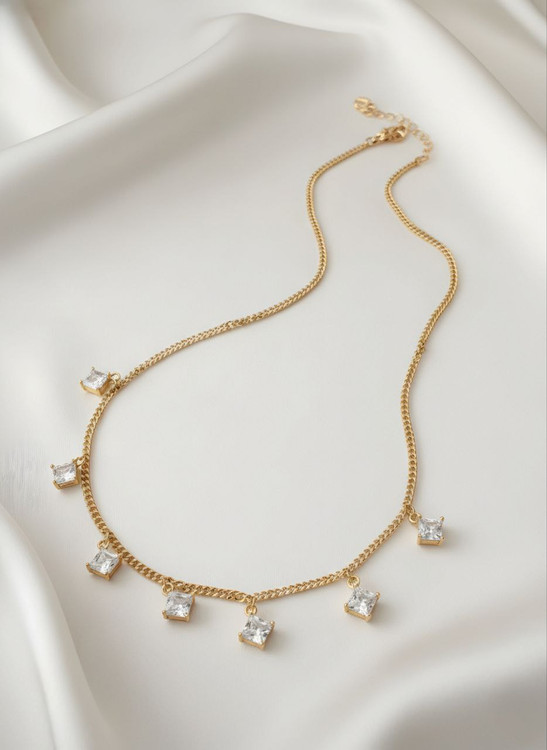 گردنبند طلایی ژوپینگ با هفت آویز نگیندار مربعی