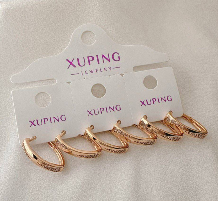گوشواره حلقهای طلایی برند ژوپینگ با نگینهای ظریف