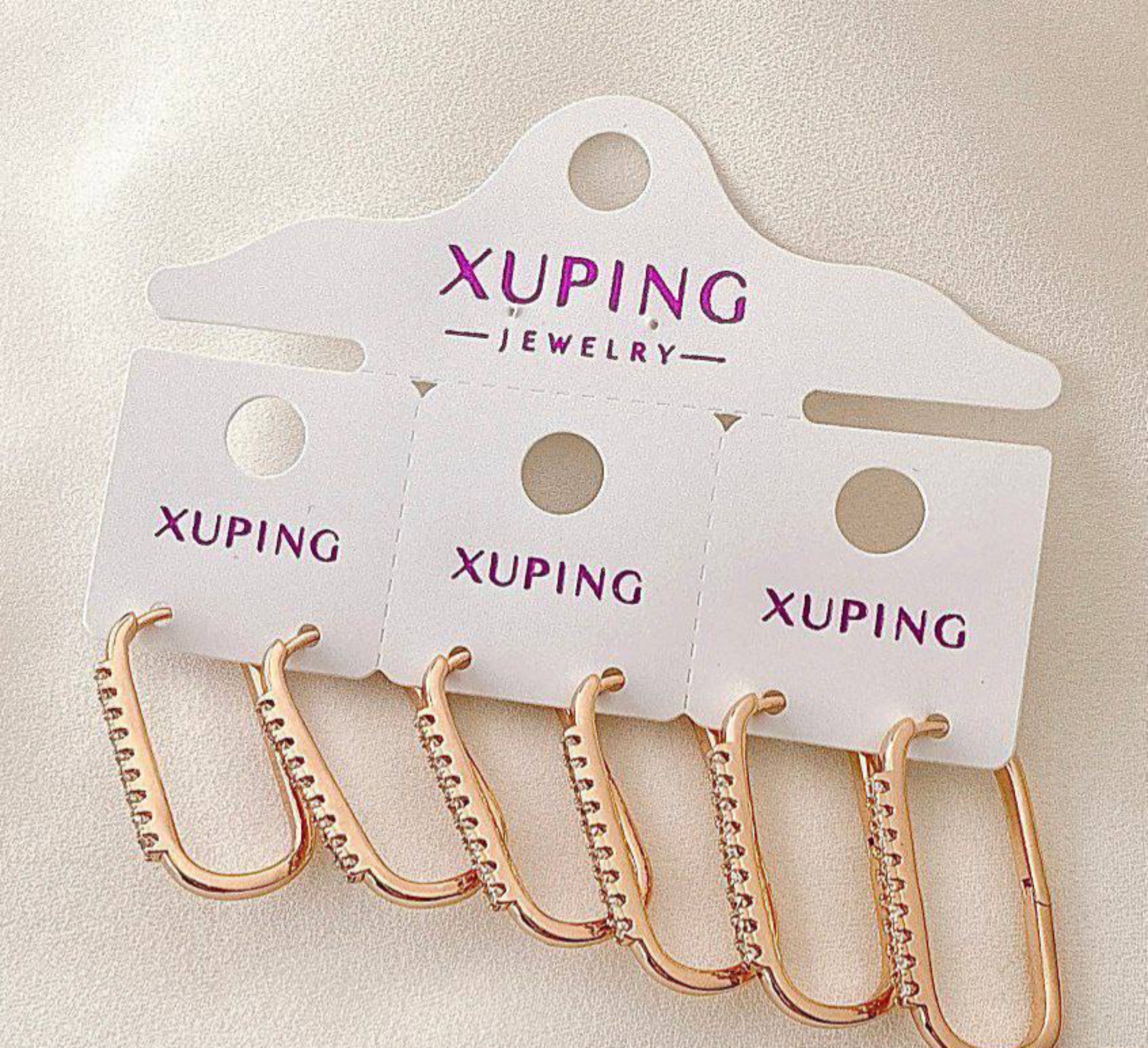 گوشواره مستطیلی ژوپینگ طلایی با نگینهای ریز ظریف