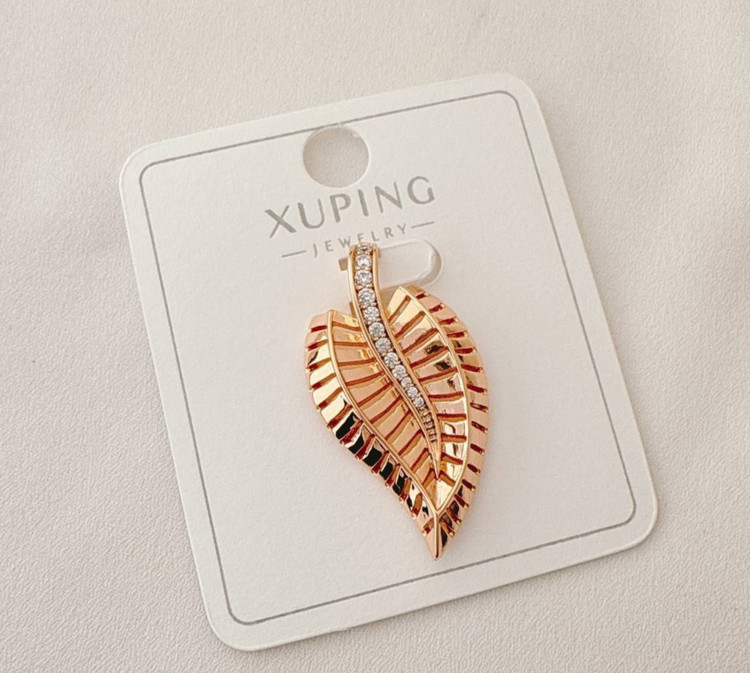 پلاک طلایی طرح برگ برند ژوپینگ با نگینهای کریستالی