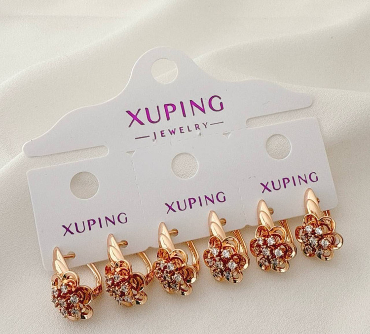 گوشواره حلقهای ژوپینگ طرح گل پنجپر نگینکاری شده با آبکاری طلا