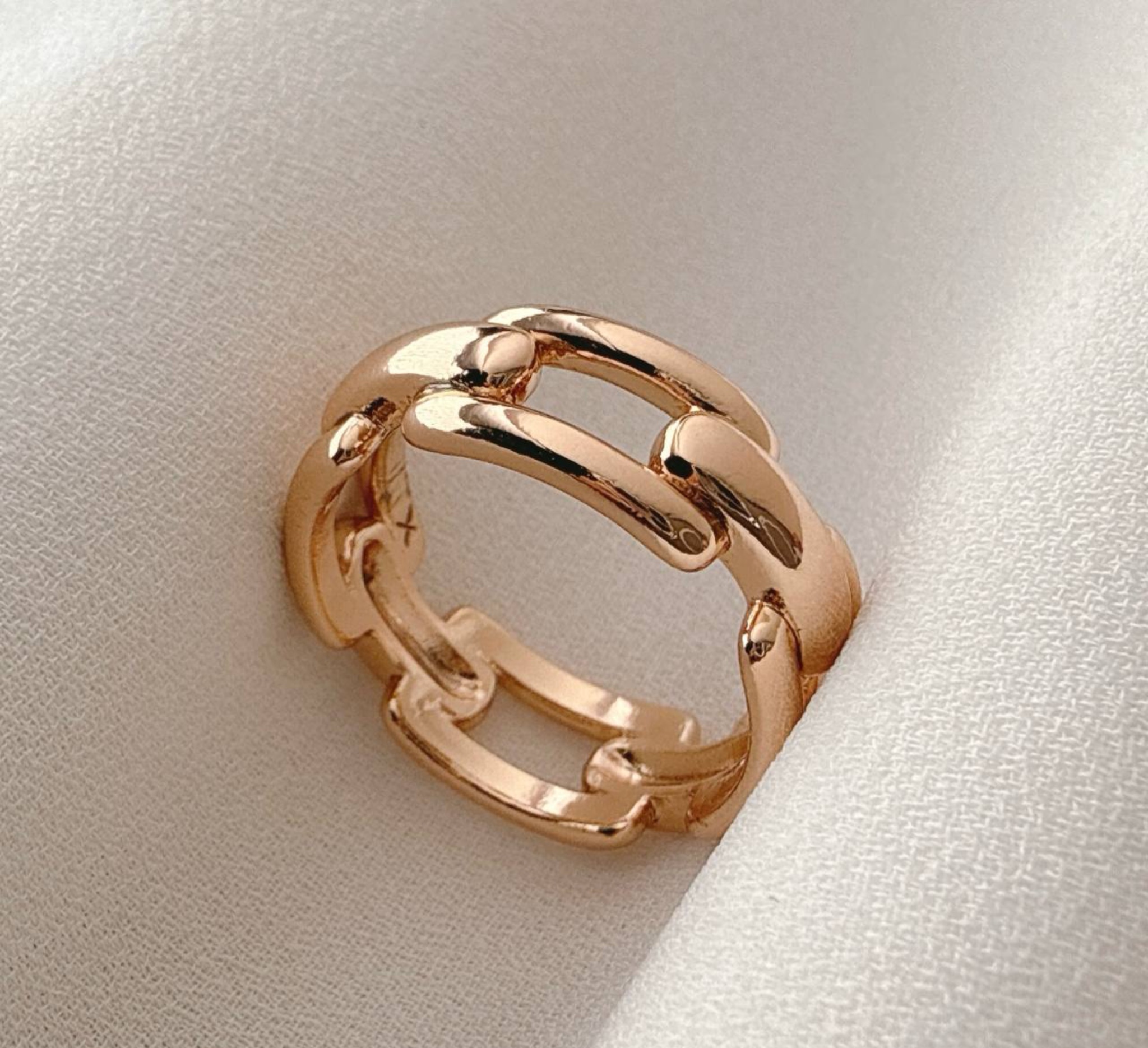 انگشتر طلایی ژوپینگ طرح زنجیری پهن