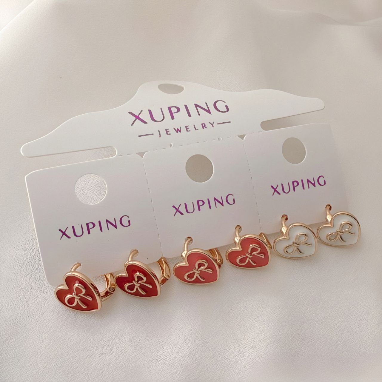 گوشواره قلبی ژوپینگ با طرح پاپیون و میناکاری رنگی