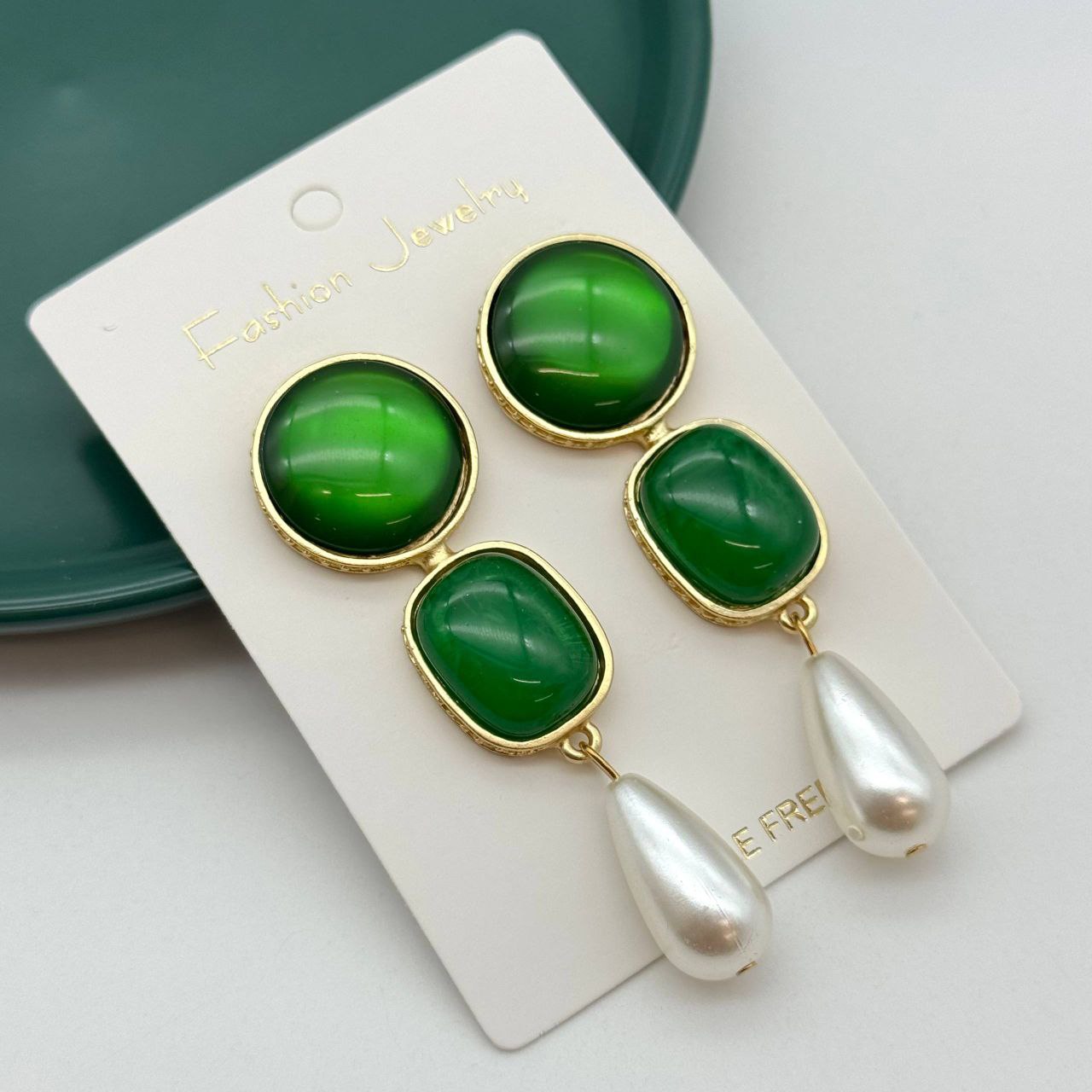 ست گوشوارههای مجلسی سنگ رنگی و مروارید اشکی در دو رنگ قرمز و سبز