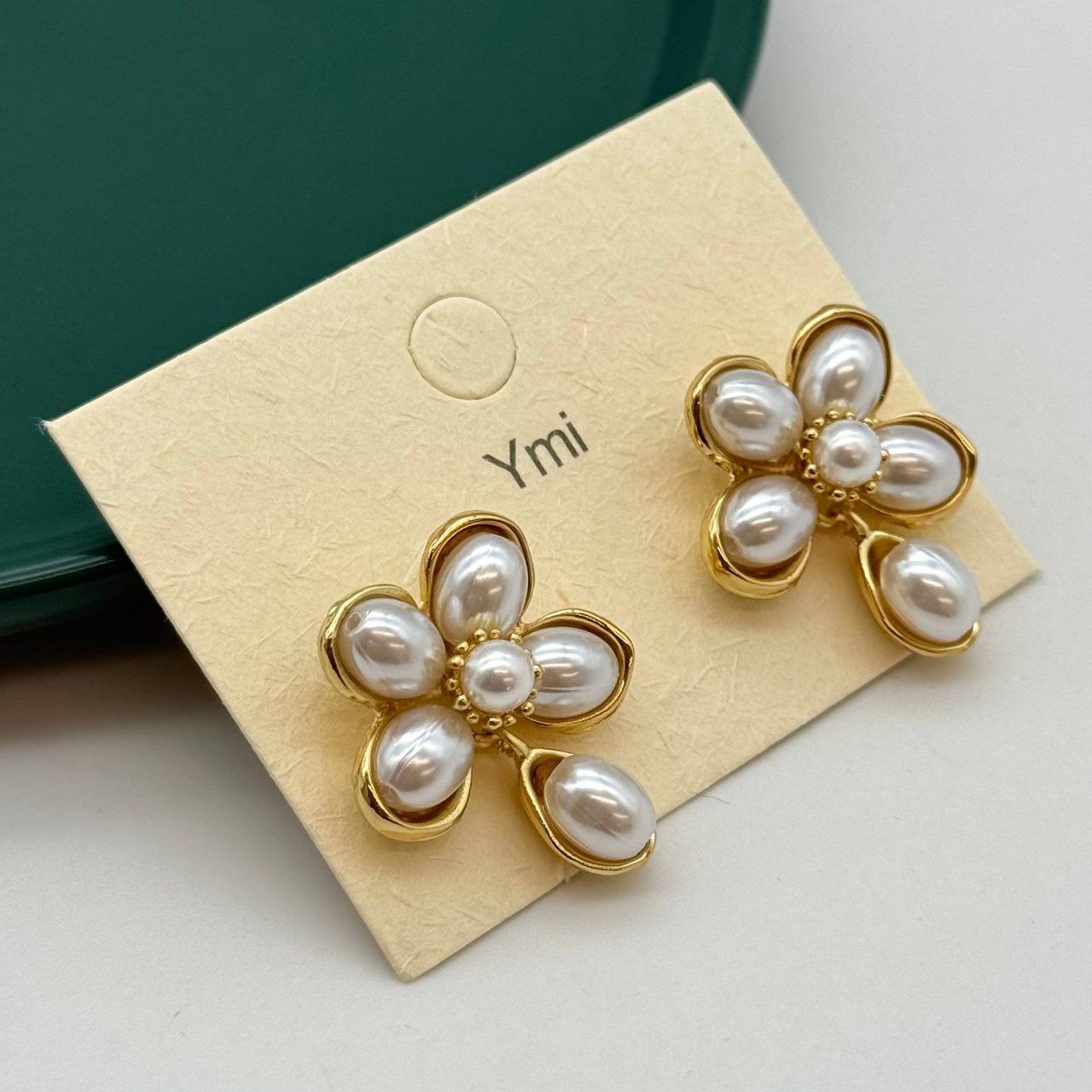 جفت گوشواره بدلیجات طرح گل مرواریدی طلایی برند Ymi