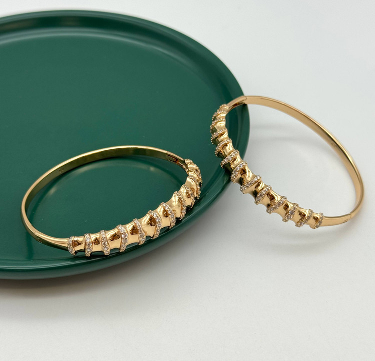 دستبند تکپوش طلایی ژوپینگ با نگینهای اتمی