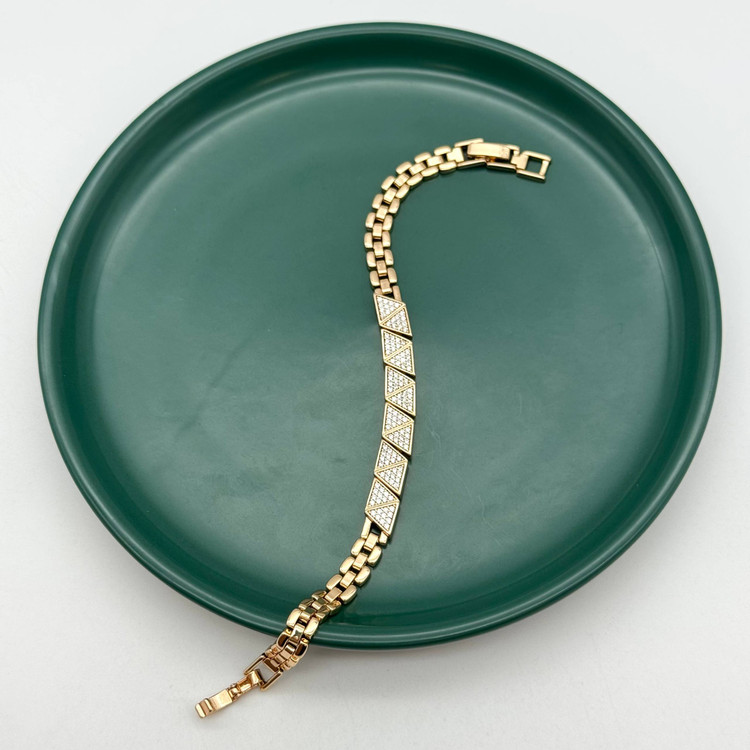 دستبند طلایی ژوپینگ با طرح مثلثهای نگیندار