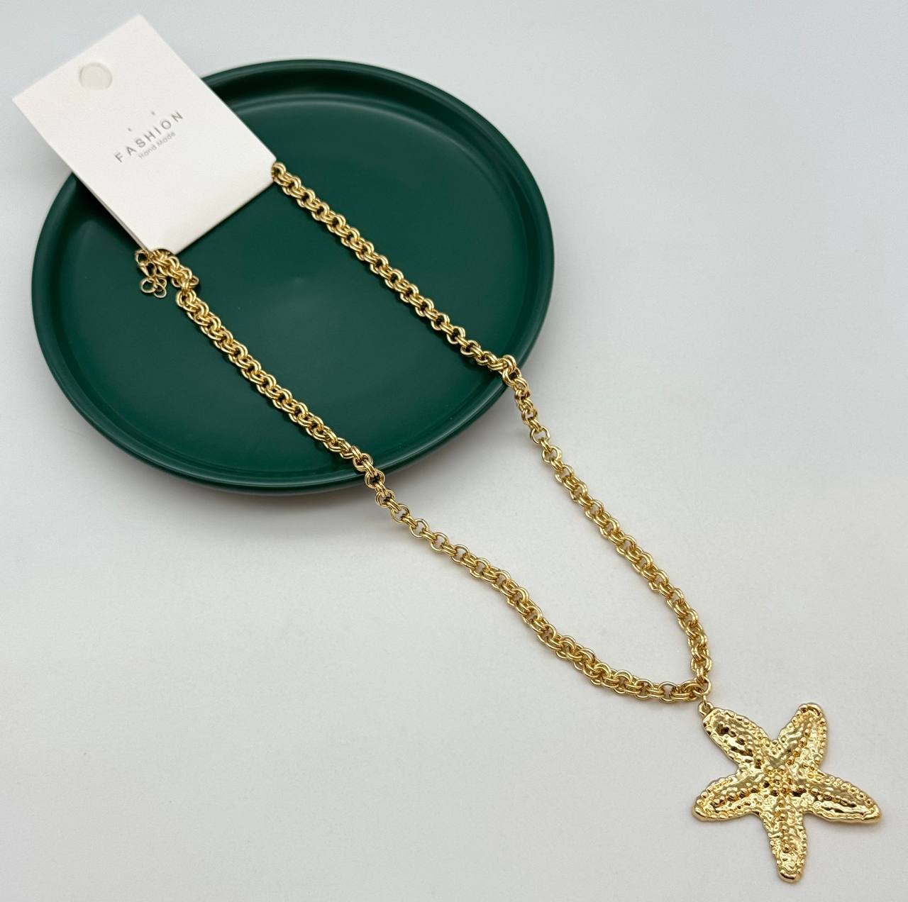 گردنبند رولباسی طلایی با آویز ستاره دریایی