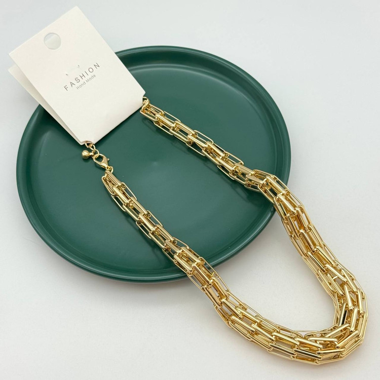 گردنبند رولباسی طلایی چند ردیفه با زنجیرهای مستطیلی