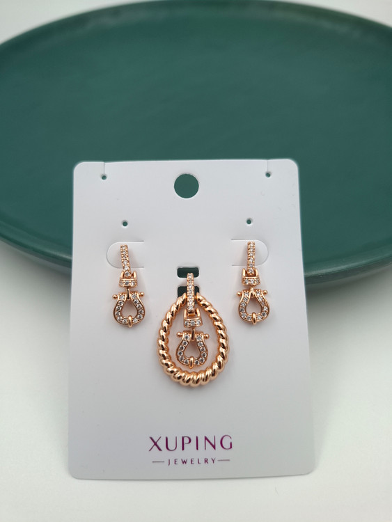 نیمست طلایی ژوپینگ با طرح نعل نگیندار و آویز طنابی