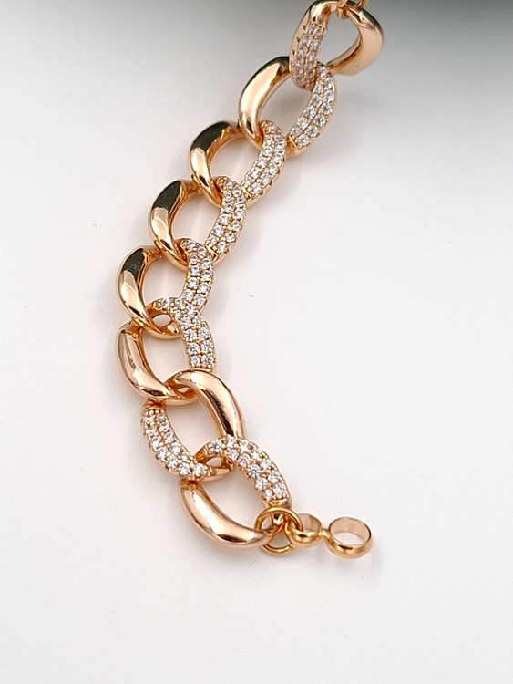 دستبند طلایی ژوپینگ با طرح مروارید و زنجیر کارتیه نگیندار