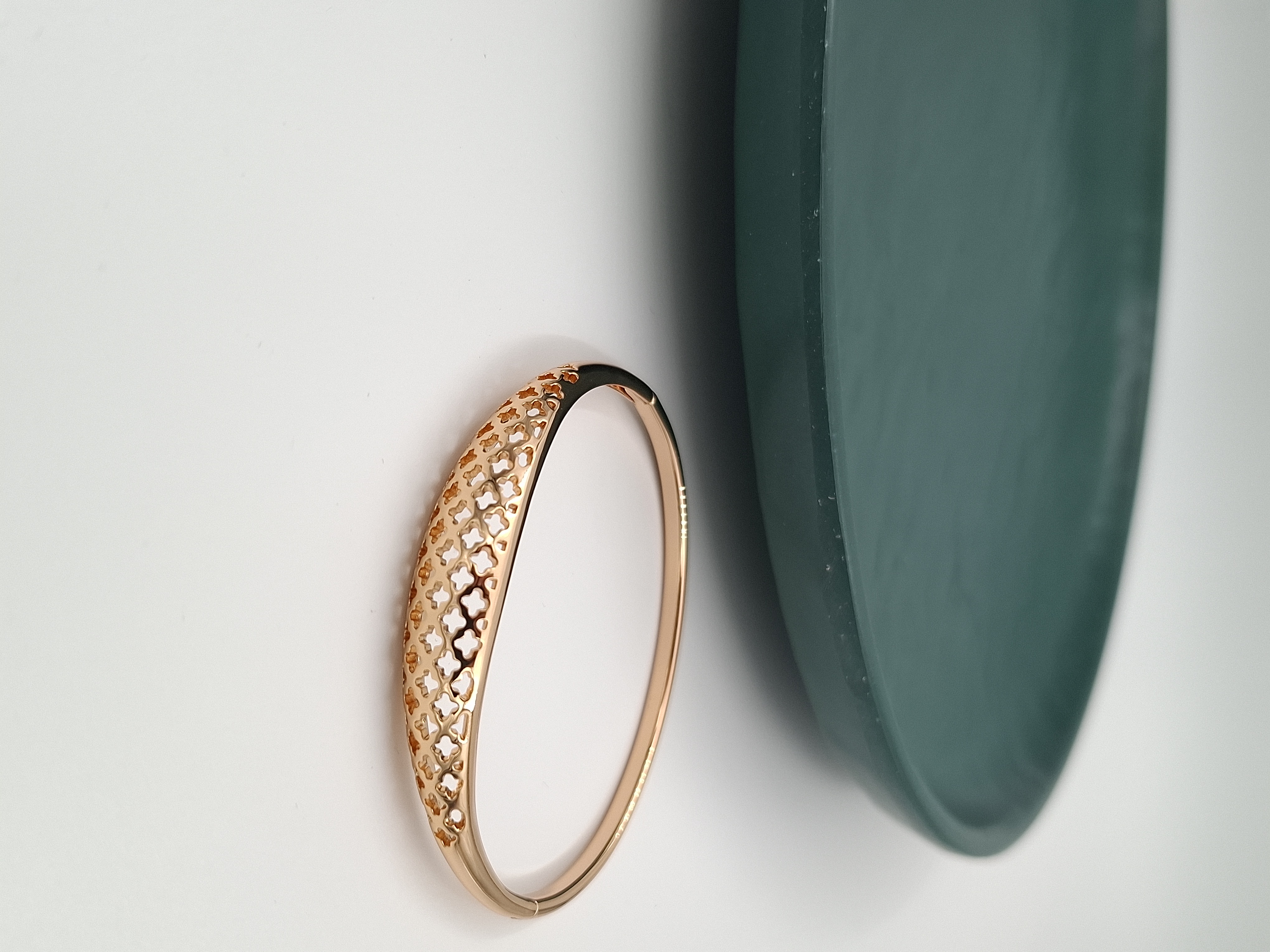 تکپوش طلایی برند ژوپینگ با طرح مشبک ظریف