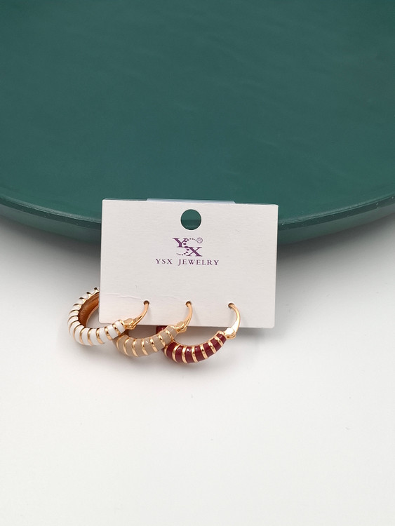 گوشوارههای حلقهای ۳ تایی برند YSX با رنگهای زرشکی، سفید و کرم