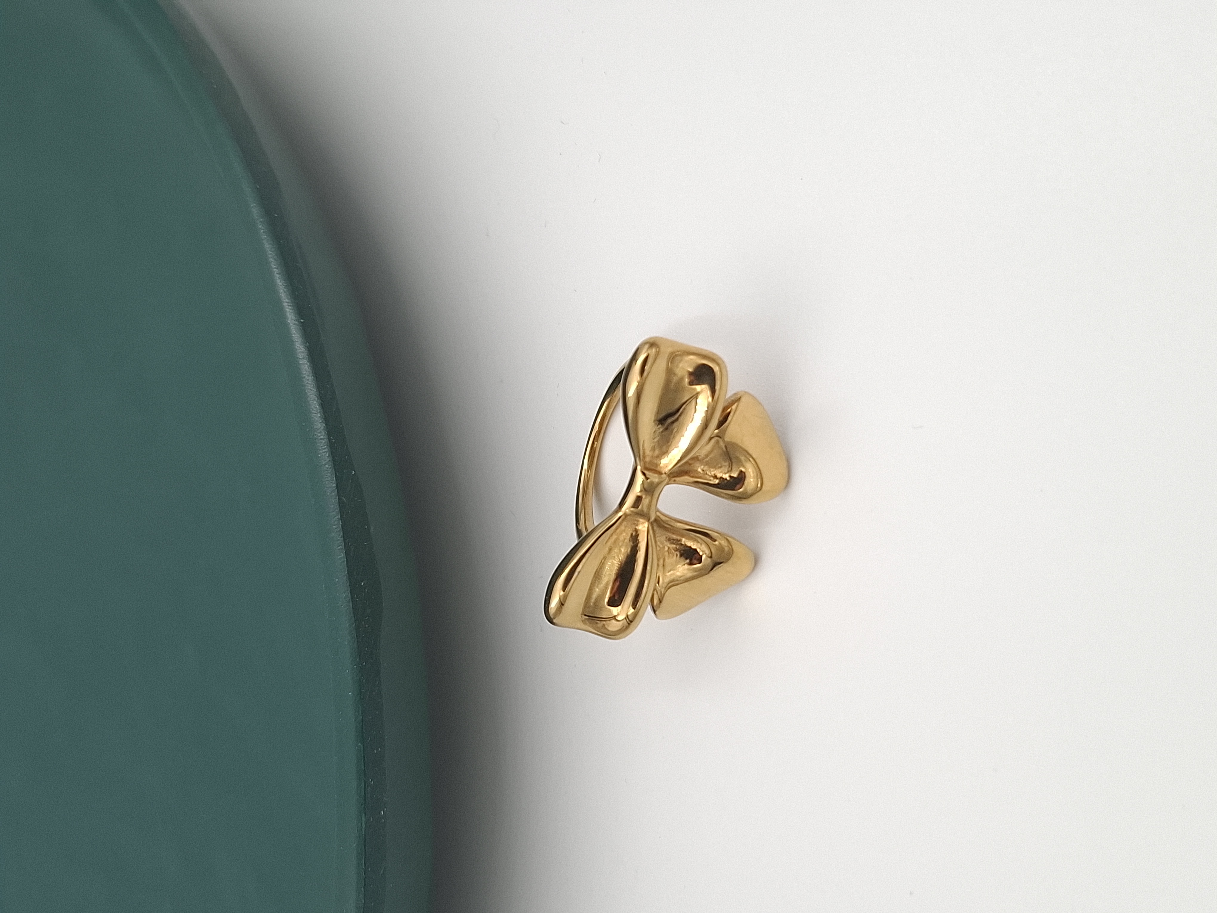 انگشتر استیل طلایی دخترانه مدل پاپیون براق