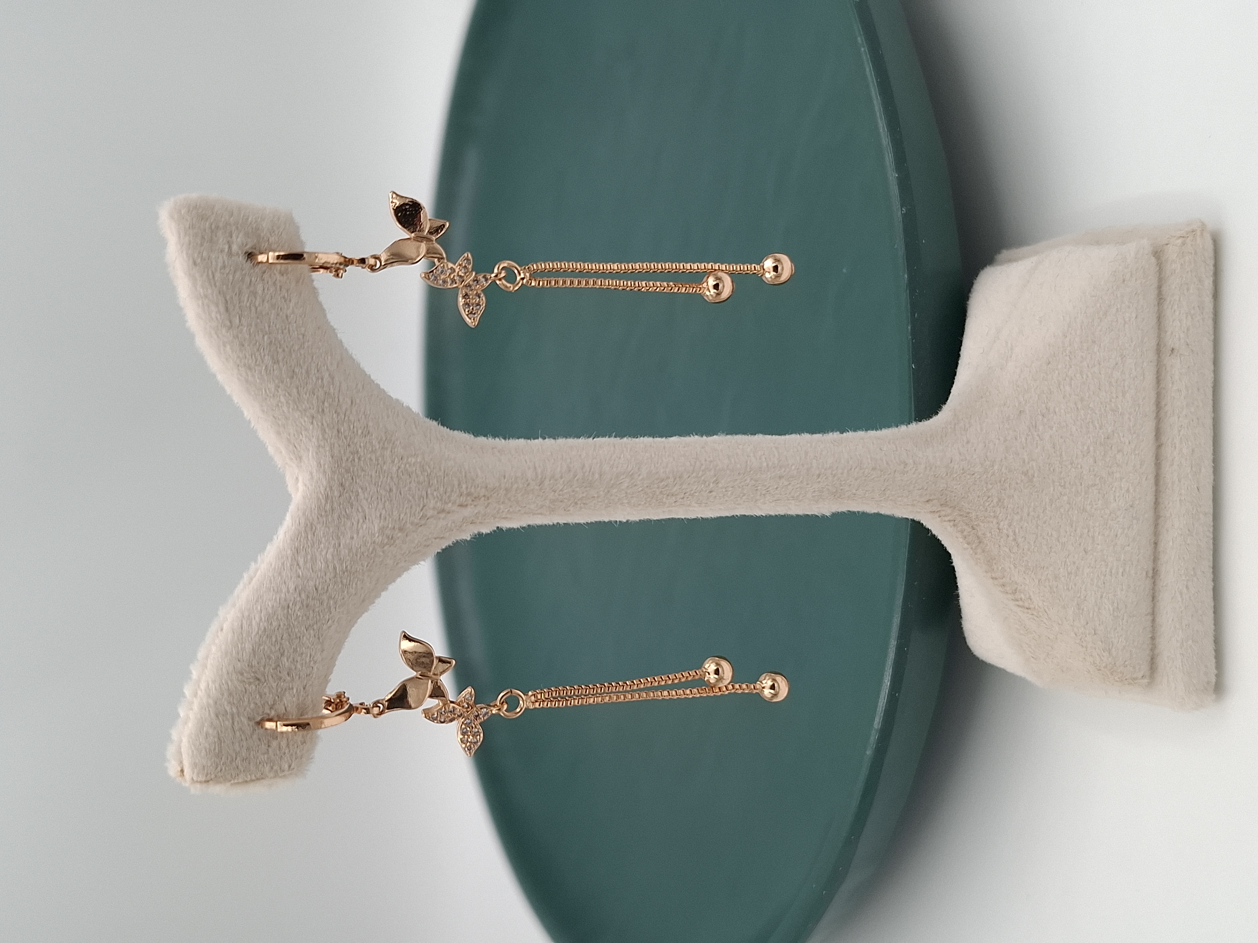 گوشواره رزگلد ژوپینگ طرح پروانه نگیندار با آویز زنجیری و گوی