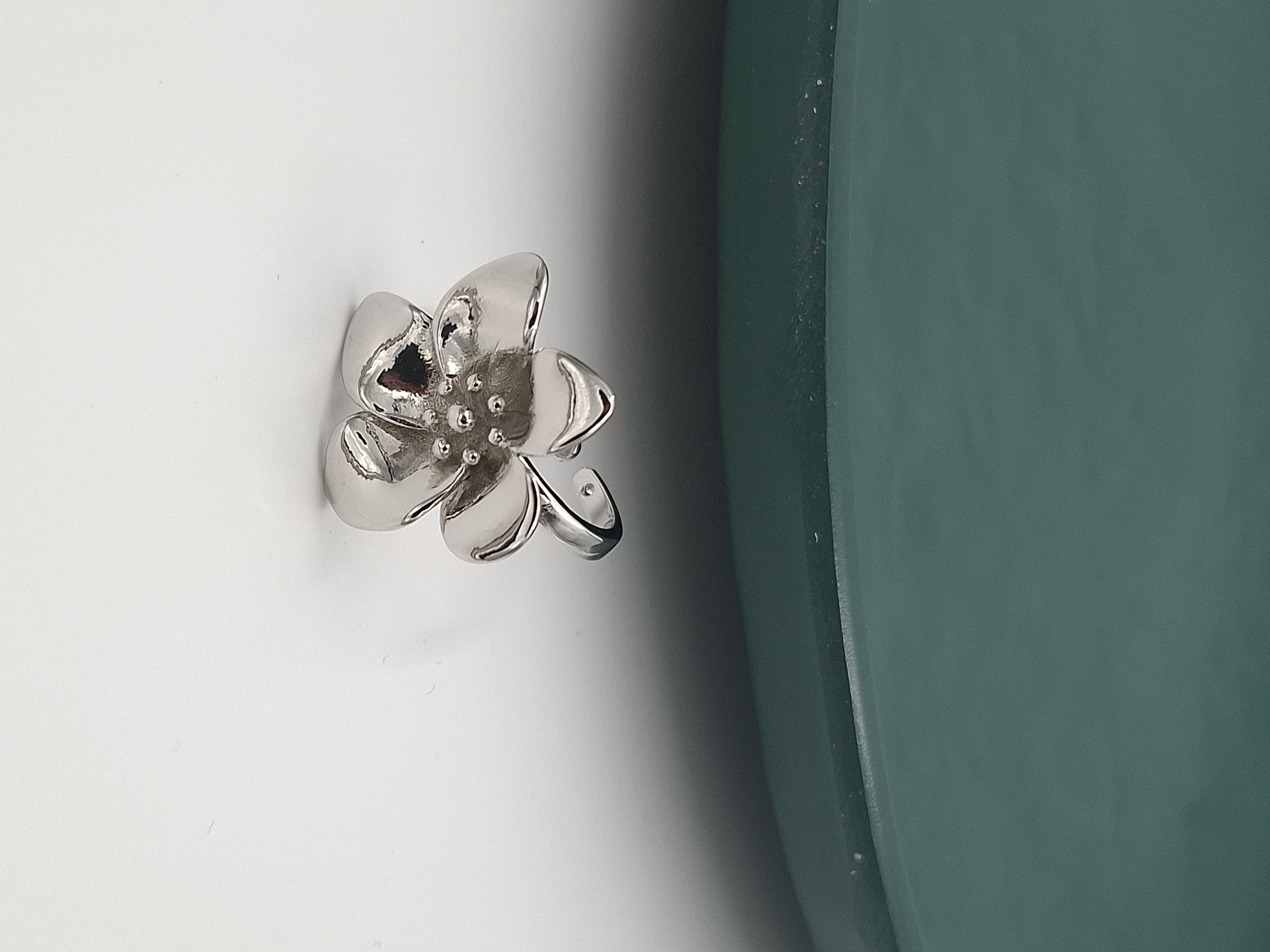 انگشتر استیل نقرهای مدل گل شکوفه پنج پر