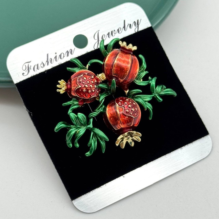 گلسینه طرح انار قرمز با برگهای سبز و جزییات طلایی